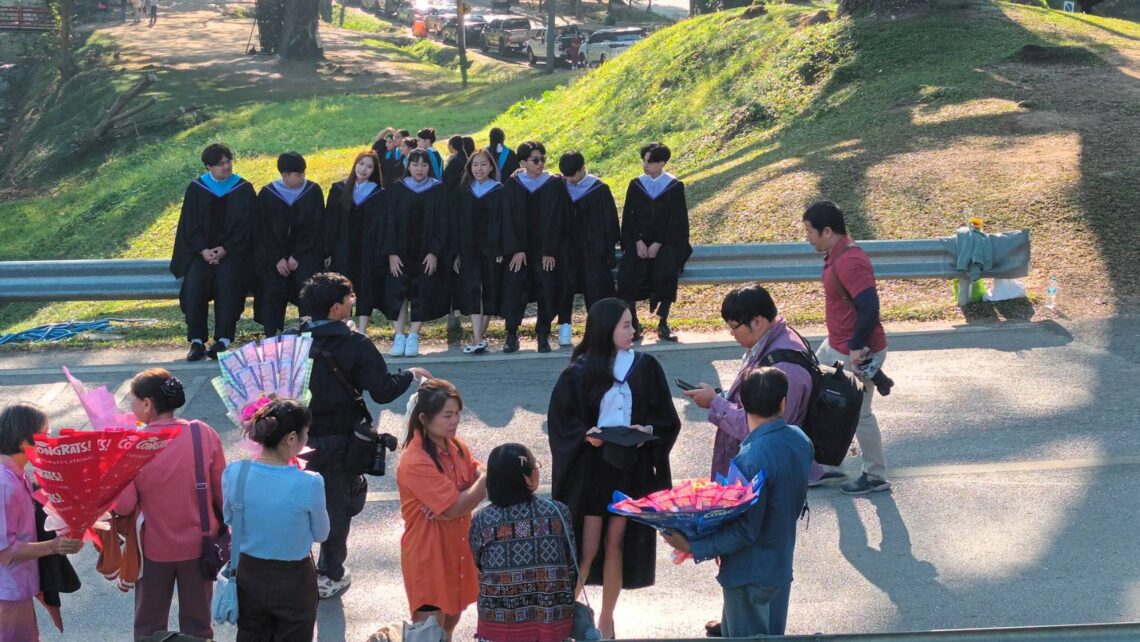 เช่ารถตู้รับปริญญา