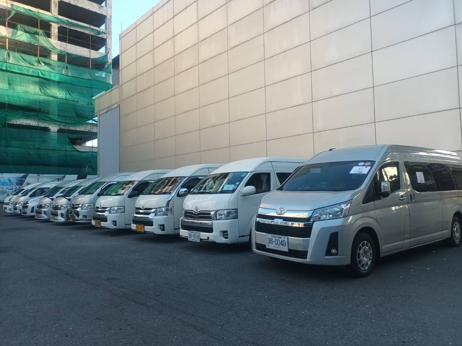 เช่ารถตู้ ชลบุรี